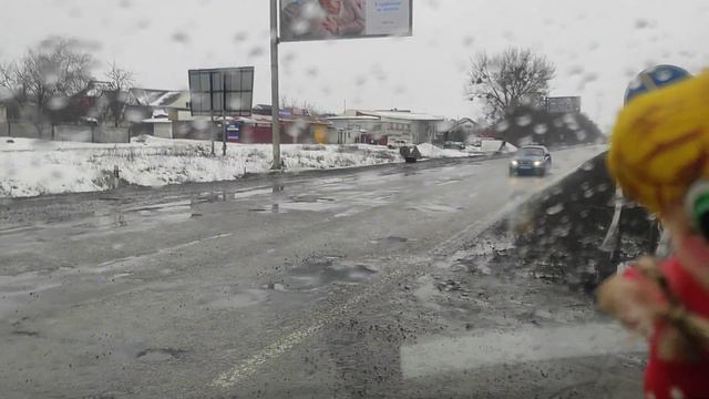 Трасса Харьков -Киев вечные ремонты каждый год дорогу делают в одном и том же месте.Трасса М-03