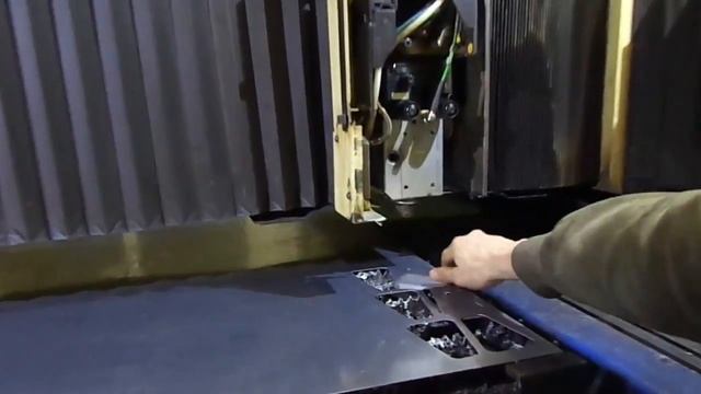 Процесс лазерной резки металла смотреть онлайн