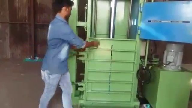 Hydraulic Pet Bottle Baling Press Machine смотреть онлайн