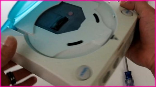 How to install GDEMU and DreamPSU to mod your Dreamcast to play "roms" (ISO, CDI) from an SD card!