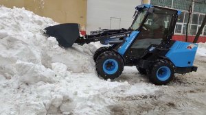 Многофункциональный российский погрузчик с шарнирной рамой Митракс.#коммунальнаятехника #погрузчик