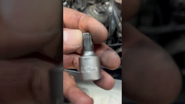 2014 AUDI Q7 tdi HOW TO FIX OIL LEAKS AND REPLACE YOUR SERPENTINE BELT смотреть онлайн