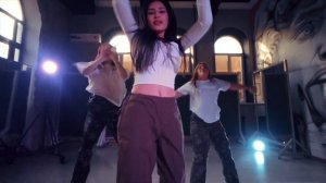 Ruhsora Emm- Gentra (dance)