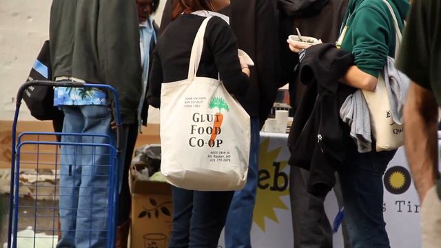 Food Day: Bread for the City's Food Fair смотреть онлайн