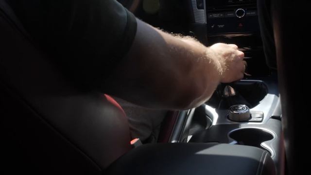 Walk around: World's first manual Infiniti Q60 Red Sport смотреть онлайн