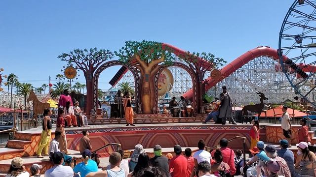 Отрывок из "Король Лев" в парке Дисней смотреть онлайн