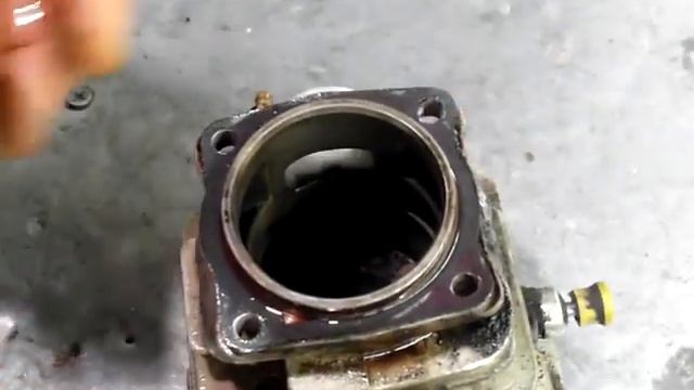 Как снять прокладку с цилиндра или картера смотреть онлайн