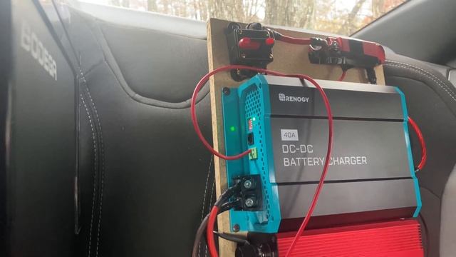 Renogy 40amp DC To DC Charger Portable Install / 12 Volt Outlet Install / Renogy Battery Charger смотреть онлайн