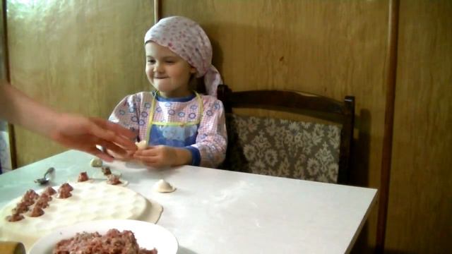 Готовим вместе с Анфисой. Делаем пельмени! смотреть онлайн