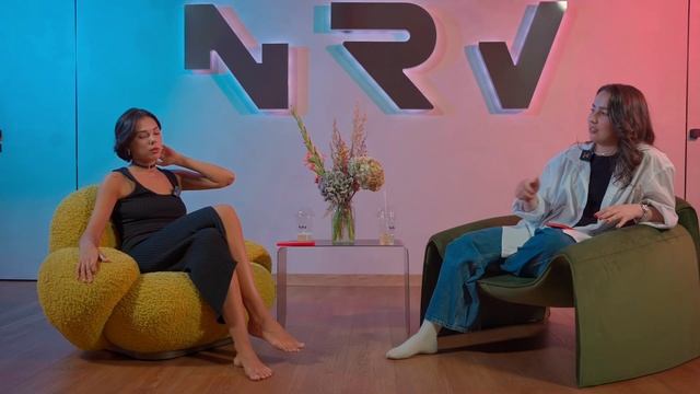 ЖЕНСКАЯ реализация: пилотный выпуск подкаста Нирвановна смотреть онлайн