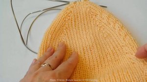 КАК ЗАКРЫТЬ МАКУШКУ ШАПКИ СПОСОБОМ ТРЕТЬЕЙ СПИЦЫ // И НЕКОТОРЫЕ ДРУГИЕ ПОДРОБНОСТИ