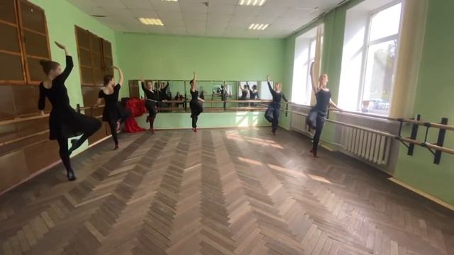 Урок народного танца у станка смотреть онлайн