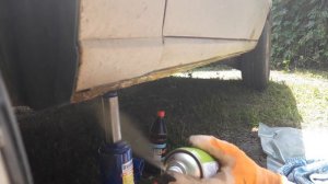 Покраска порогов антигравием из баллончика