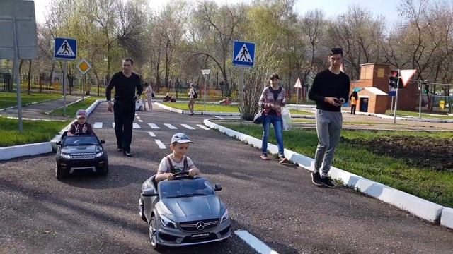 «Светофор», электромобили, full смотреть онлайн