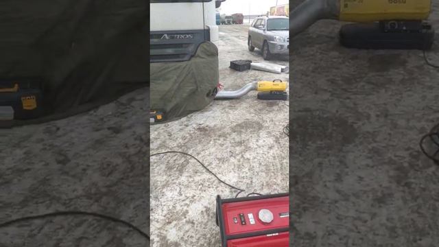 За бортом -15 / Замёрзло масло... смотреть онлайн