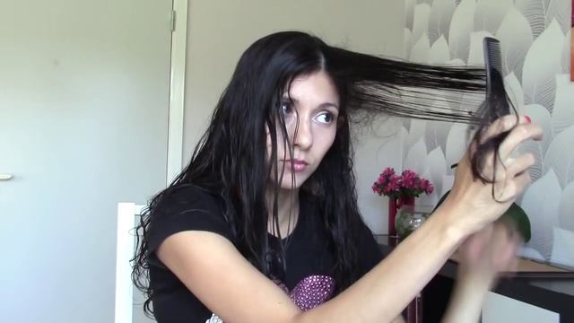 КАК ПОДСТРИЧЬ СЕБЯ ДОМА. стрижка лесенка. How to cut your own hair смотреть онлайн