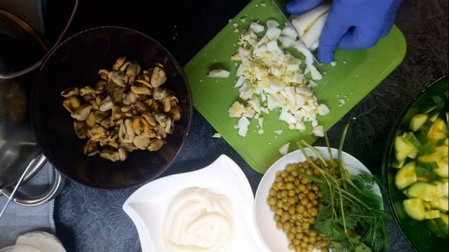 САЛАТ ИЗ МИДИЙ ВКУСНО И БЫСТРО! смотреть онлайн