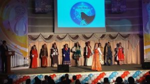 Дефиле в национальных костюмах