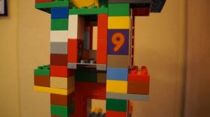 LEGO DUPLO passenger lift. Высотка с лифтом из ЛегоДупло