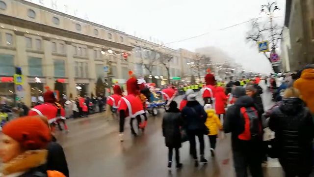 Курск - Парад Дедов Морозов (22.12.19 г.) смотреть онлайн