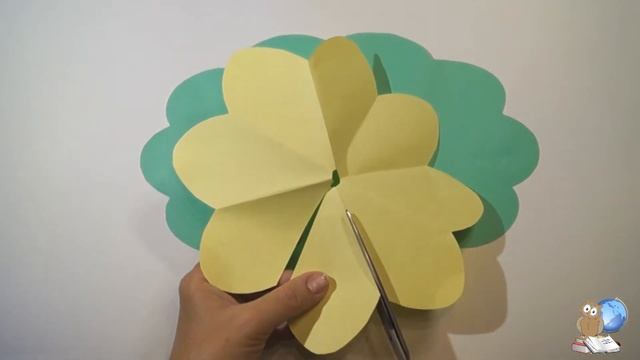 Цветы из бумаги (голографической бумаги) смотреть онлайн