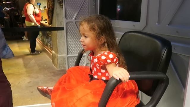 Avatar Maker at Disney Pandora World of Avatar -Toddler Becomes a Navi Action Figure! смотреть онлайн