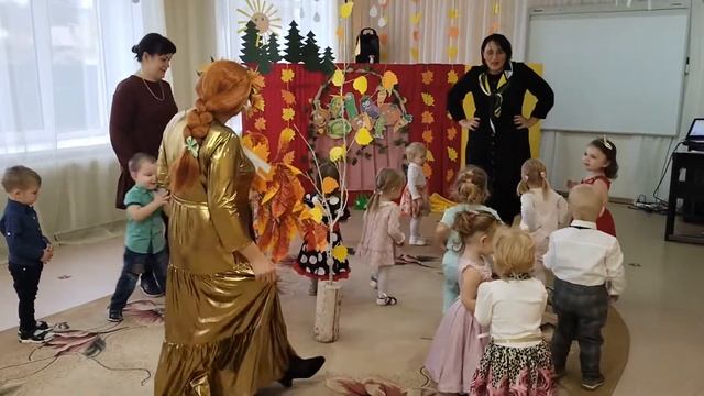 Осенний праздник в 1 младшей группе смотреть онлайн