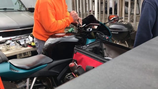 Cbr600rr Dirtbar Install and Fairing Cut смотреть онлайн