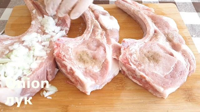 Pork steak with cheese ala French./ Свиная отбивная с сыром по-французски смотреть онлайн