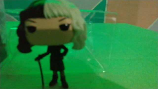 Funko Pop! Cruella Making Art #1038 смотреть онлайн
