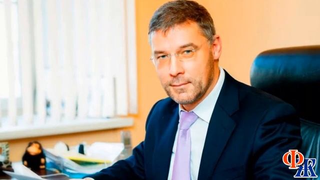 - ПОМОГИТЕ мне, я УБЕЖАЛА от парня, а он мне ПРИГРОЗИЛ! - к машине бежала девушка и махала руками смотреть онлайн