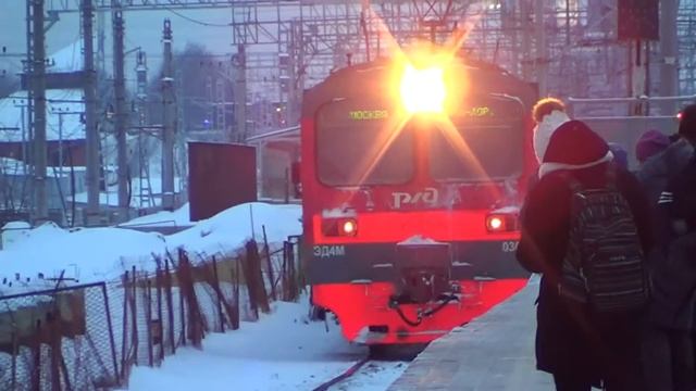 Электропоезд ЭД4М-0308, станция Реутово смотреть онлайн