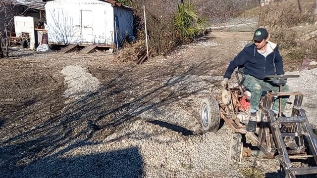 Передняя навеска на мини трактор без гидравлики, своими руками в гараже. Испытания. смотреть онлайн