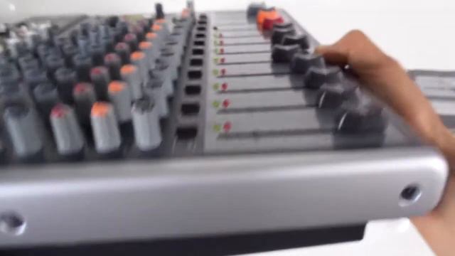 Mesa De Som Behringer Xenyx X1222 Usb 110/220v /nfe смотреть онлайн