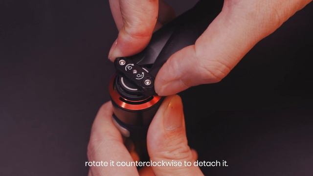 How To Mount And Detach Propellers (Autel EVO II Series) смотреть онлайн