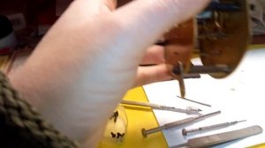 Часы настольные Весна, ремонт, чистка, регулировка приставного хода.