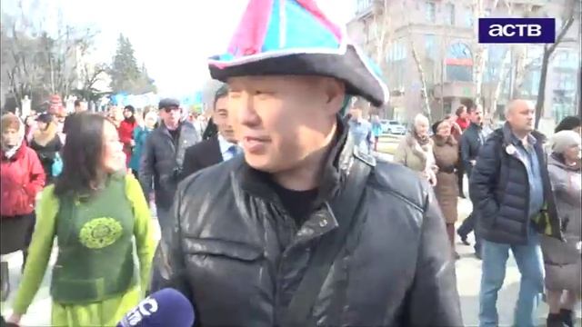 В Южно-Сахалинске отметили День народного единства смотреть онлайн
