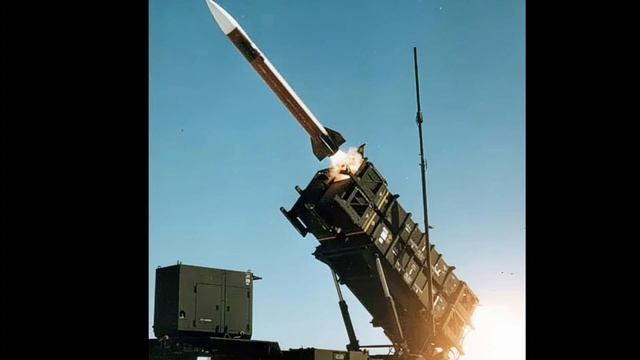 ??キーウで驚きの瞬間！??アメリカのペトリオットミサイルがバスにほとんど命中?? #キーウ #オボロン地区 #Patriotミサイル #バス #ミサイル事故 #危険一髪 #MIM104 смотреть онлайн