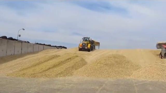 фронтальный погрузчик AGRI XL силос ч 5 смотреть онлайн