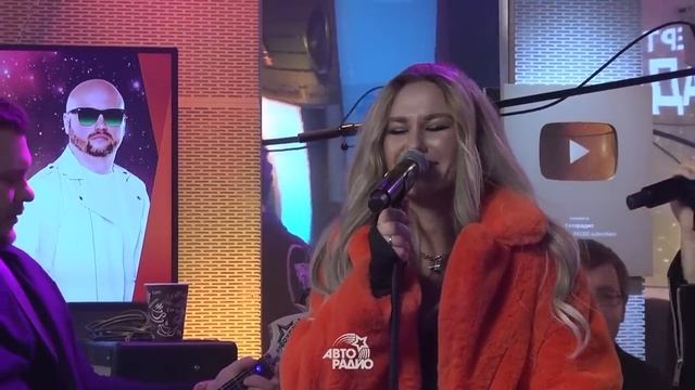 Filatov & Karas - Мимо Меня (Live) смотреть онлайн