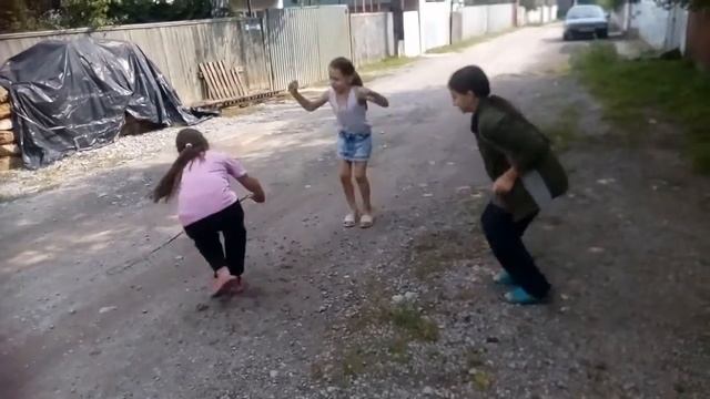 Прыгаем на скакалке! смотреть онлайн