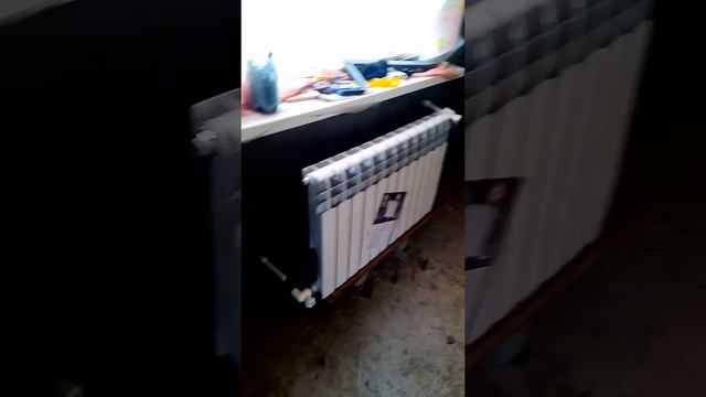 Установка радиатора отопления на гипсокартон и прокладка труб ПВХ под гипсокартоном смотреть онлайн