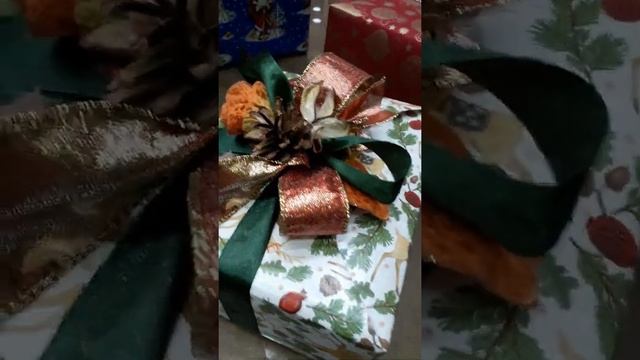 Модные новинки упаковки подарков к новому году от флориста. Новогодняя упаковка смотреть онлайн