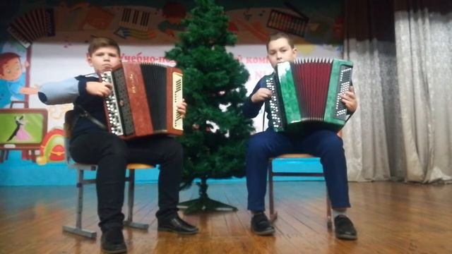 С. Гардейчик. "Танец медвежат" Дуэт Мордачёв и Поддубский Артём.Народные инструменты,баян.10 лет. смотреть онлайн