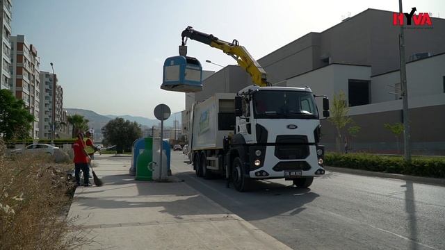 Ford Truck with Hyva crane - waste transport in Turkey смотреть онлайн
