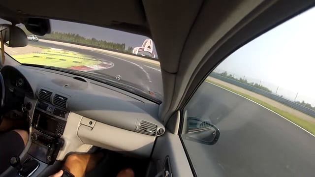 Autodrom Most 7.9.2014 Mercedes C55 AMG kombi - first смотреть онлайн
