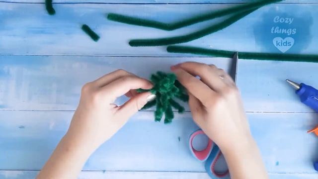 мини-ЁЛОЧКА из синели своими руками смотреть онлайн