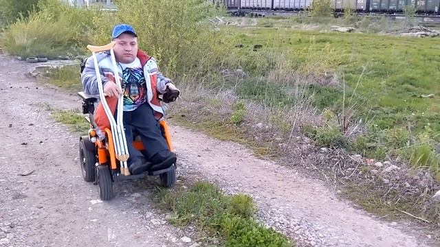 Подъём в гору на MET ALLROAD, тест на полигоне автошколы | Круглый год на Met Allroad