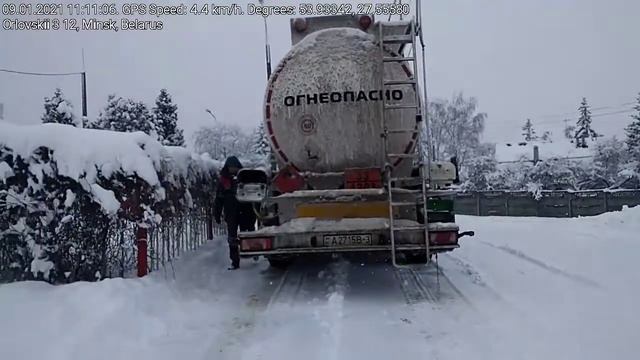 9 января 2021 г.БЕНЗОВОЗ ужасный запах бензина АЗС №68 Лукойл а100 Минск Орловская 38 смотреть онлайн
