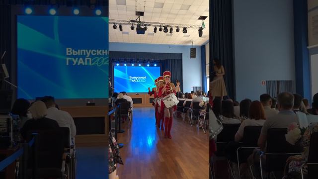 Девушки- барабанщицы #девушка#барабан#барабанноешоу #барабанщица смотреть онлайн